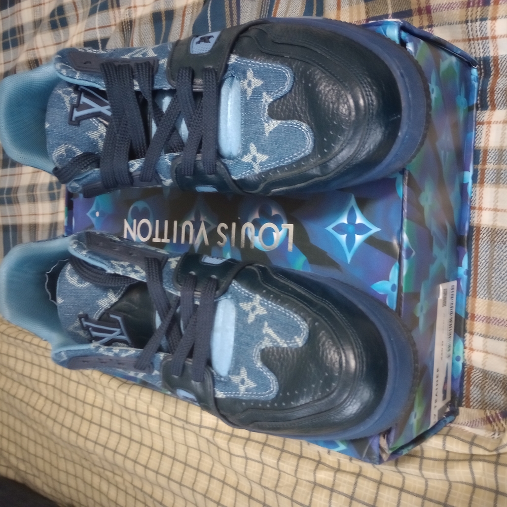 Louis Vuitton Blue Athletic Sneakers with Distinctive Design - Picture 12 of 15